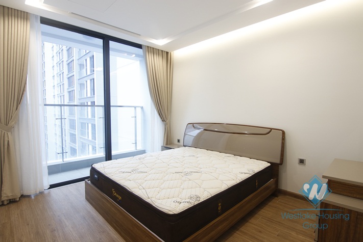 Nice three bedrooms apartment for rent in Vinhome Metropolis, Lieu Giai street, Ha Noi